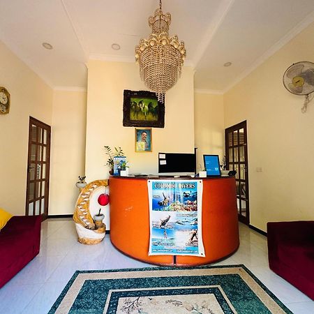 Aa Inn Trincomalee Extérieur photo