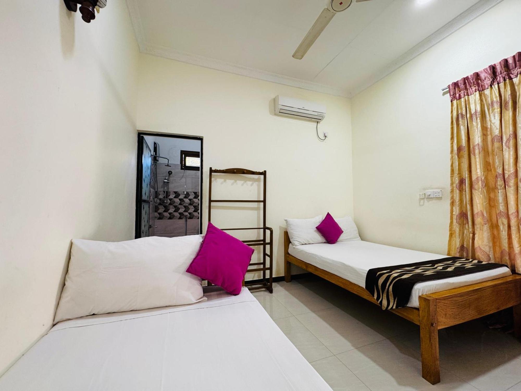 Aa Inn Trincomalee Chambre photo
